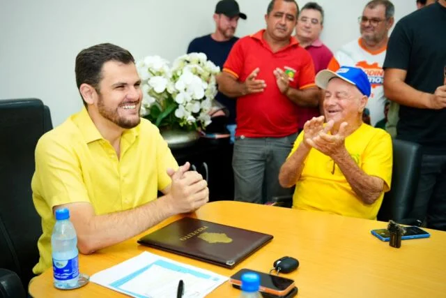 Prefeito Renato Junior sanciona lei aguardada há 25 anos que garante subsídio de até R$ 3 milhões mensais para o transporte complementar de Manaus
