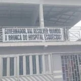 “Cadê nosso hospital?”: Roberto Cidade é recebido com faixas de cobrança e revolta popular em Nhamundá