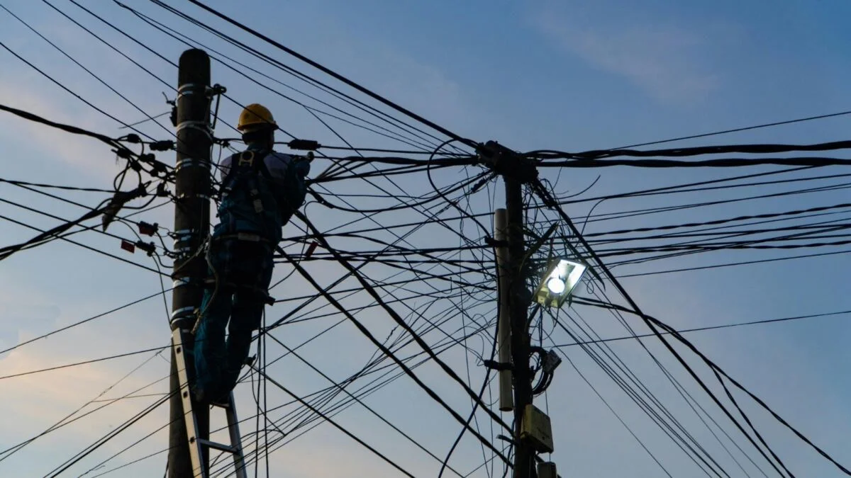 MP questiona Âmbar Energia sobre regularidade no processo de substituição da fiação pública em Manaus - Portal Remador