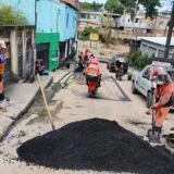 Prefeitura de Manaus realiza manutenção asfáltica em ruas do Nova Esperança e melhora mobilidade na zona Centro-Oeste