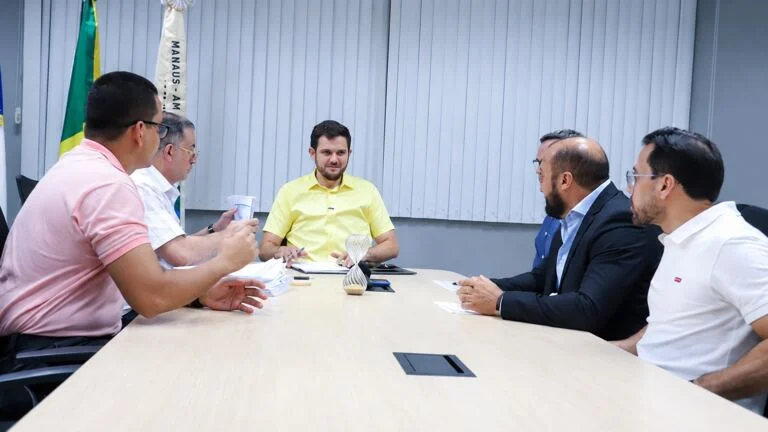 Prefeito Renato Junior assina progressões salariais para 7.616 servidores da Semed, Semsa e Semef e reforça valorização dos servidores públicos