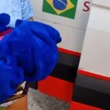 Bebê é encontrado chorando após ser abandonado na porta de residência no Novo Aleixo