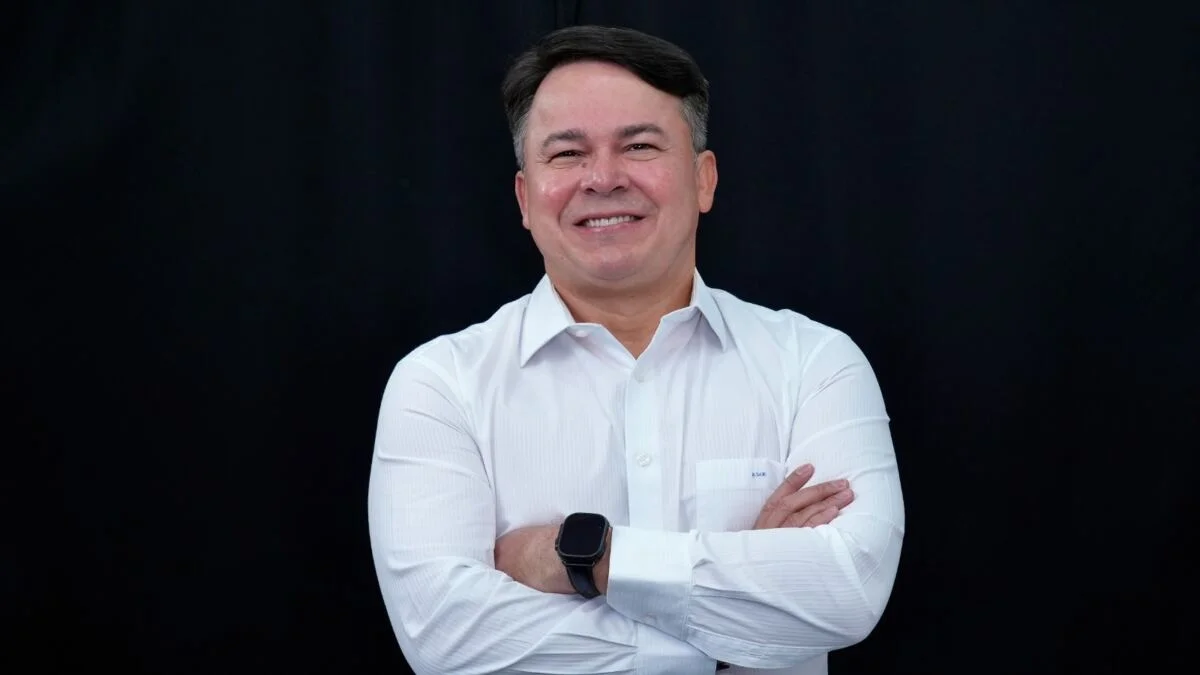 Keitton Batista propõe ampliar a conectividade para reduzir o isolamento de comunidades no Amazonas