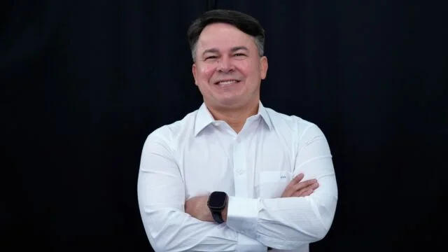 Keitton Batista propõe ampliar a conectividade para reduzir o isolamento de comunidades no Amazonas