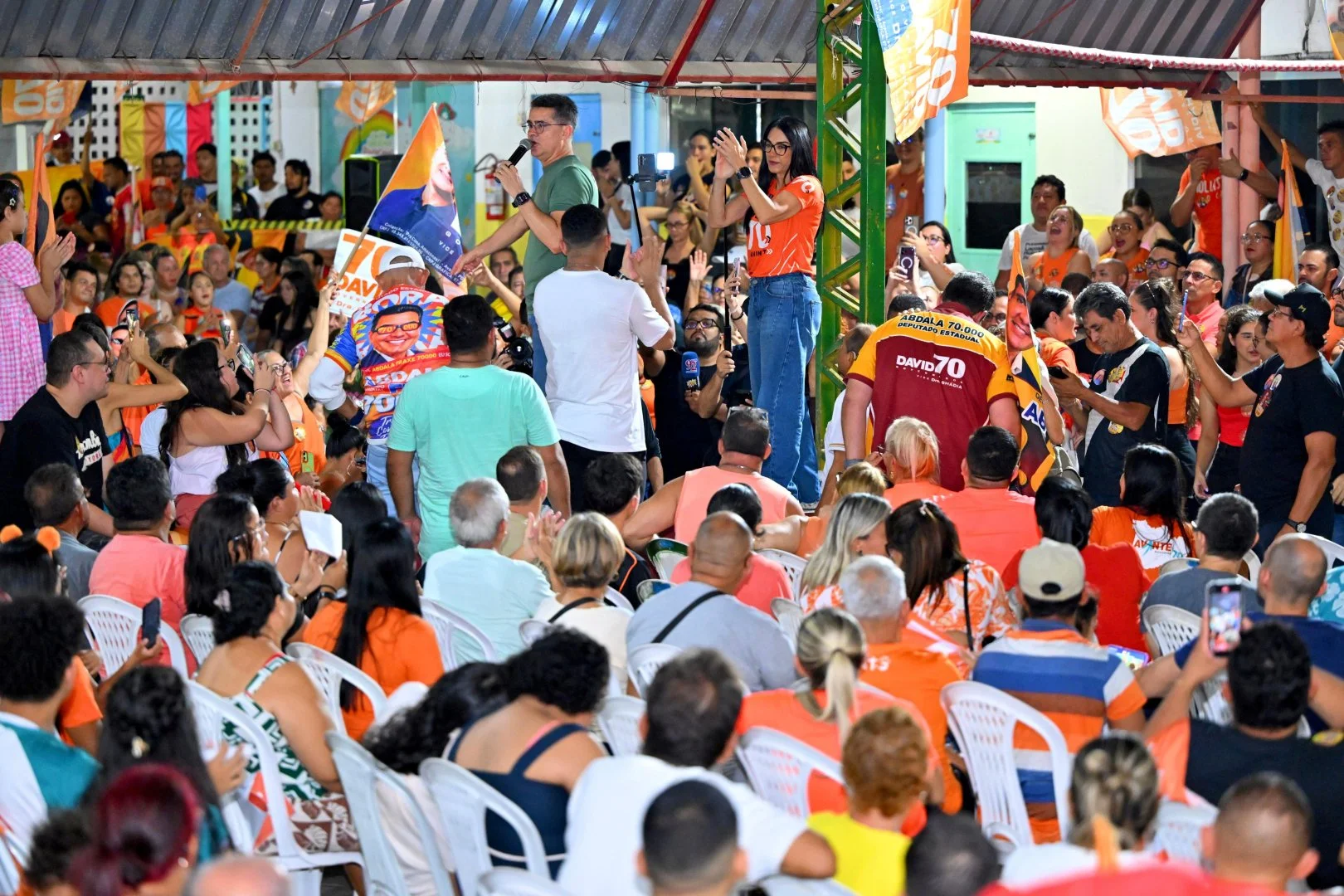 David apresenta propostas de emprego e moradia em grandes reuniões nas zonas Norte e Sul