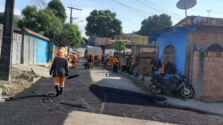 Prefeitura de Manaus melhora mobilidade no Zumbi dos Palmares com recuperação da rua Marcelo Santos