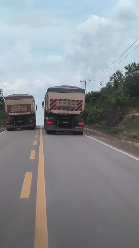 Vídeo flagra caminhão forçando ultrapassagem proibida em trecho crítico da BR-174
