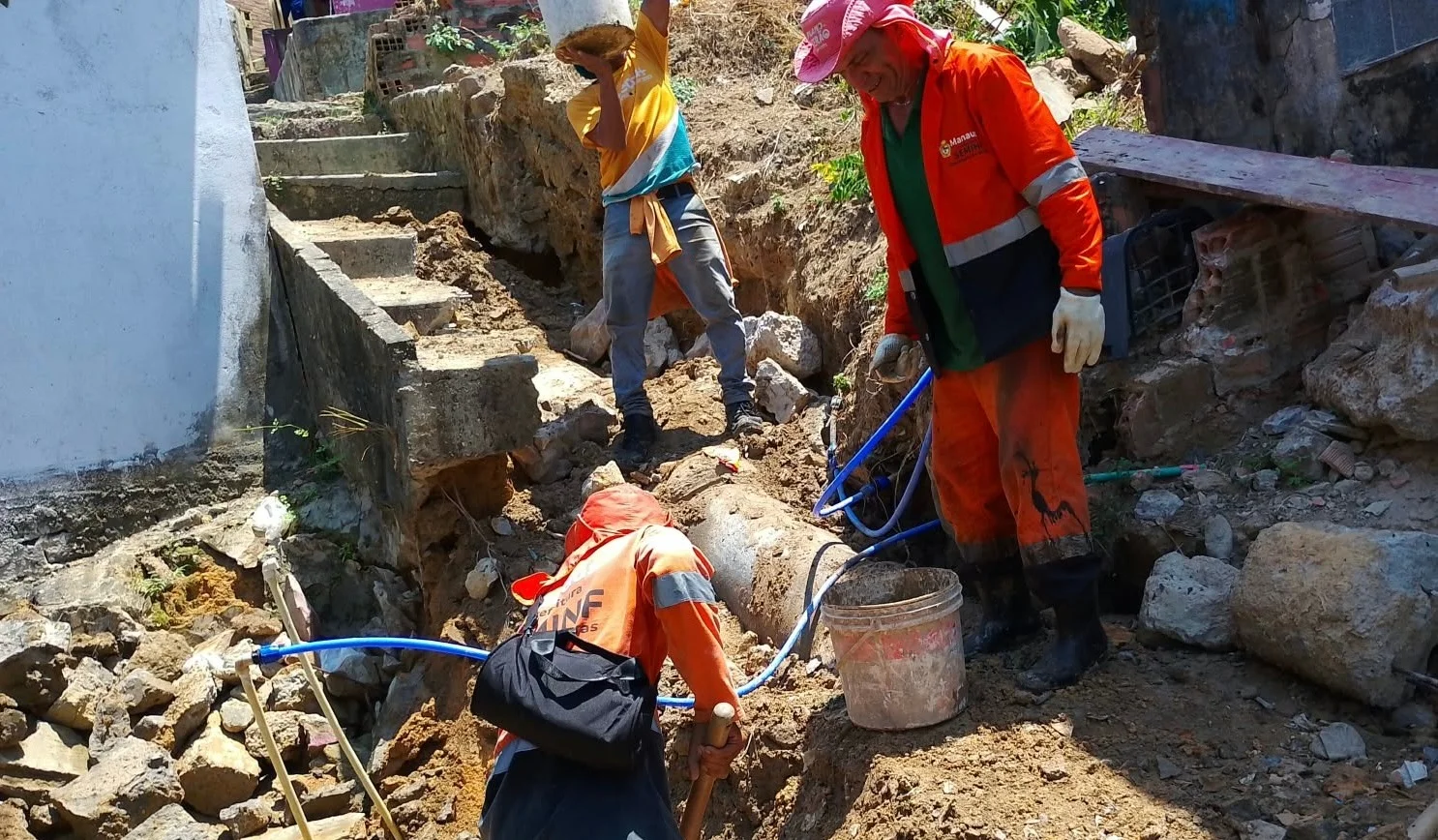 Prefeitura de Manaus reforça drenagem no São Francisco e melhora escoamento das águas