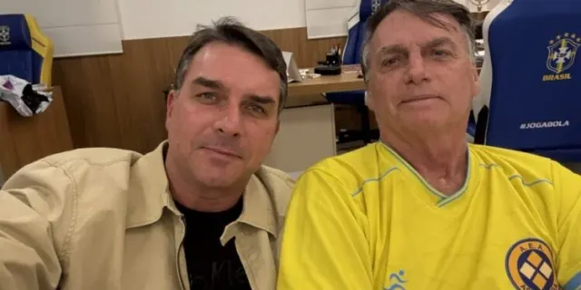 Alexandre de Moraes autoriza Flávio Bolsonaro a visitar Jair Bolsonaro em prisão domiciliar