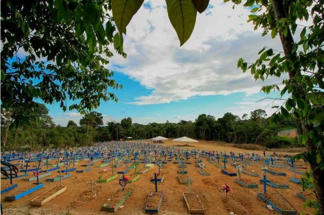 Prefeitura de Manaus define funcionamento dos serviços públicos no feriado de Finados; veja o que abre e fecha