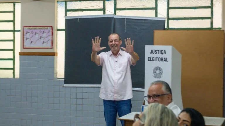 Omar vota e destaca experiência de gestão e busca de recursos para o Amazonas voltar a ser forte