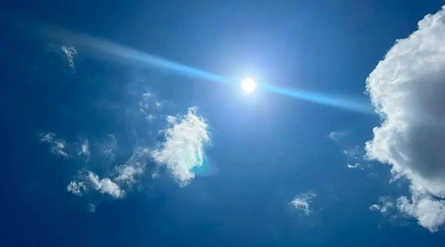 Sem previsão de chuva, Manaus enfrenta calor extremo e poluição de queimadas