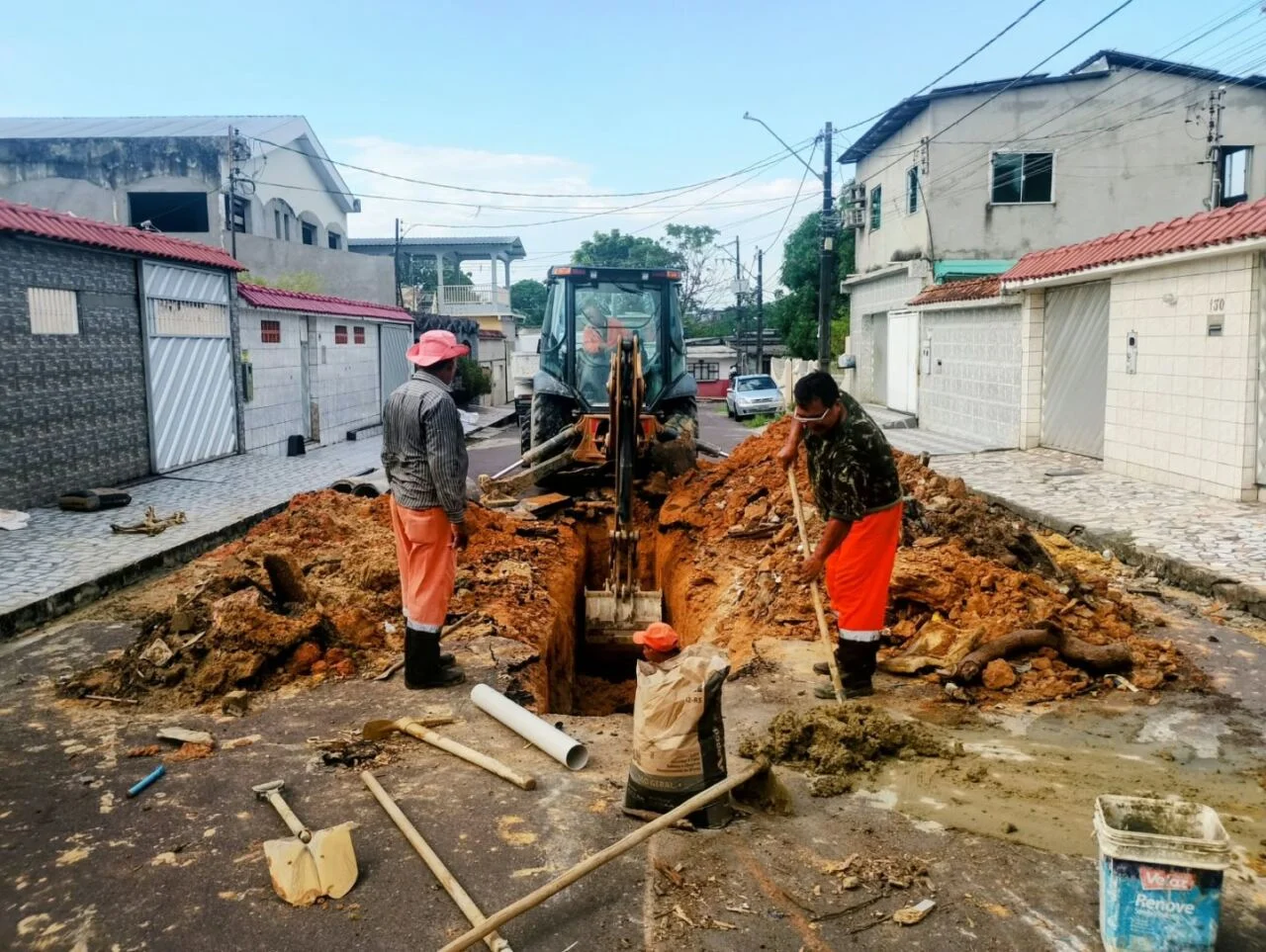 Prefeitura de Manaus recupera rede de drenagem profunda no conjunto Juruá, no Alvorada I
